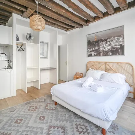 Apartament Clery 43 *